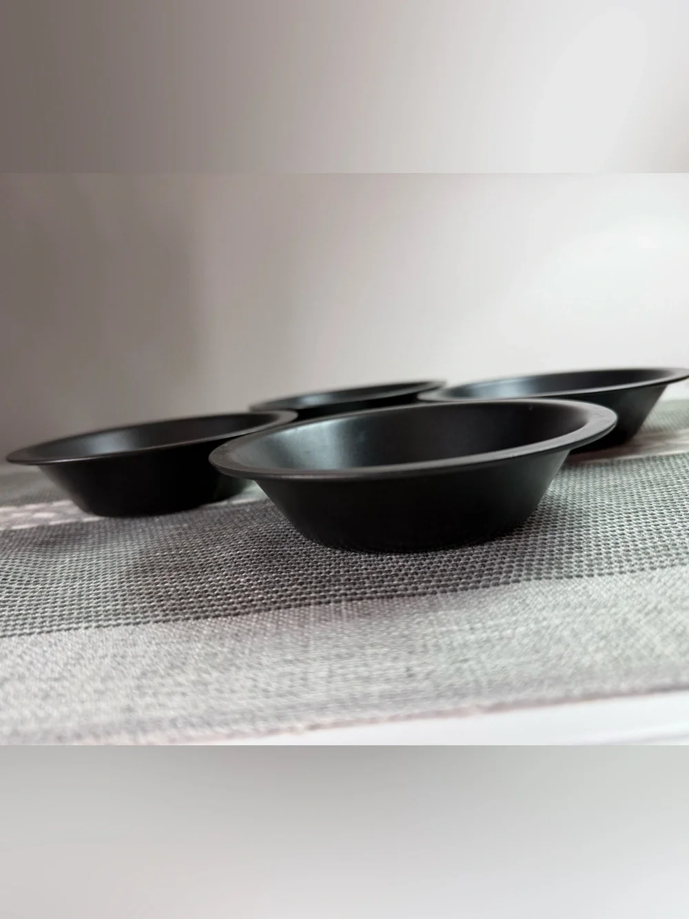 Set of 4 Black Round Baking Pans